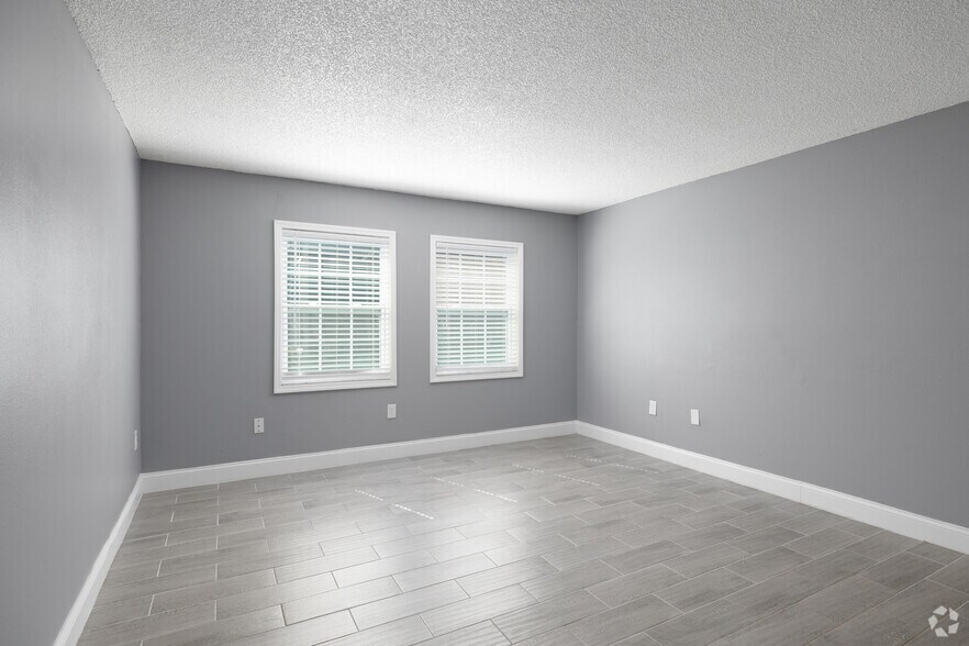 More Photos Of 180 Royal Palm Dr, Kissimmee Apartments For Sale