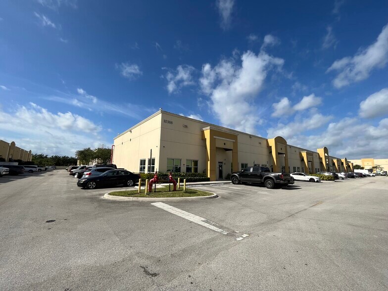 More Photos Of 10388 State Road 84, Davie Warehouse For Lease