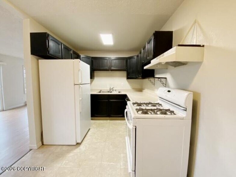 More Photos Of 513 E 15th Ter, Anchorage Apartments For Sale