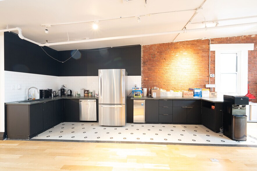 More Photos Of 394 Broadway, New York Office For Lease