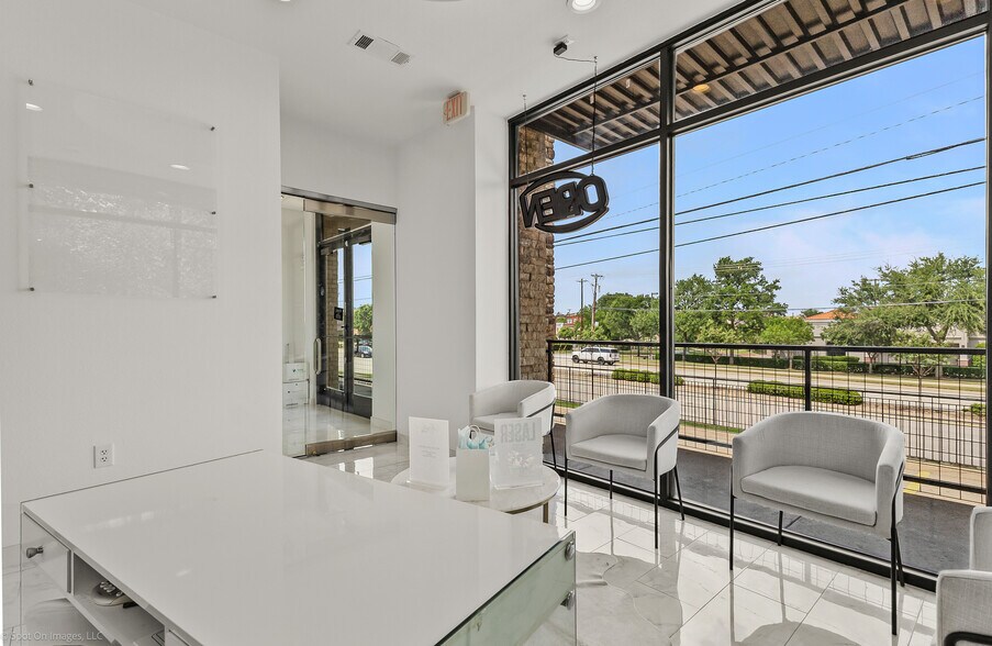 More Photos Of 1695 E Southlake Blvd, Southlake Freestanding For Lease