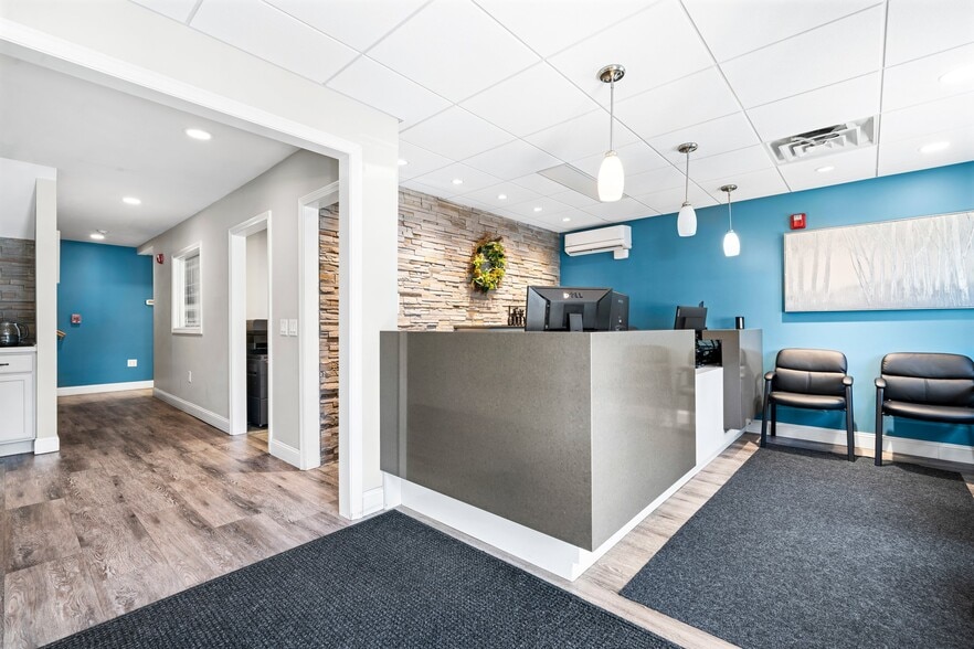 More Photos Of 1 Commons Dr, Londonderry Medical For Lease