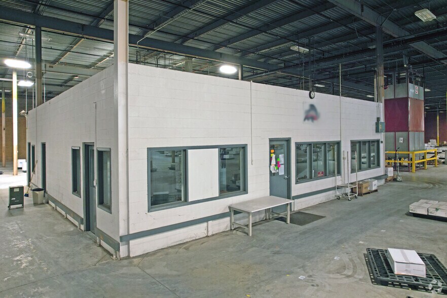 More Photos Of 572 S New St, Eden Distribution For Lease