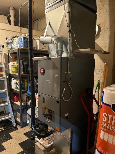 More Photos Of 20477 Van Dyke St, Detroit General Retail For Sale