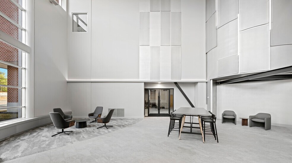 More Photos Of 52 South St, Hopkinton Research And Development For Lease