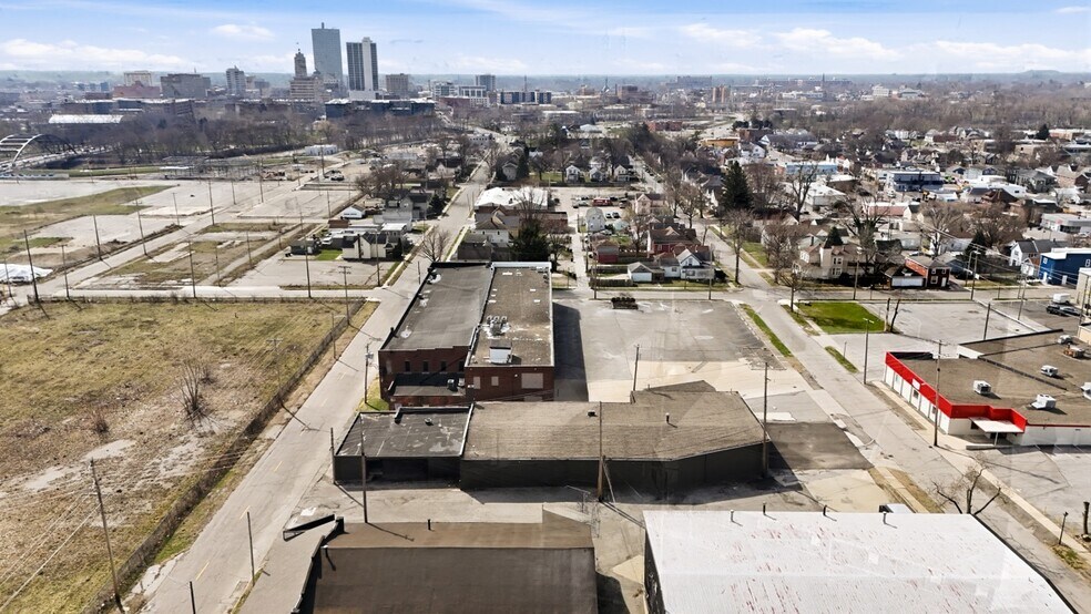 More Photos Of 1650 Cass St, Fort Wayne Warehouse For Lease