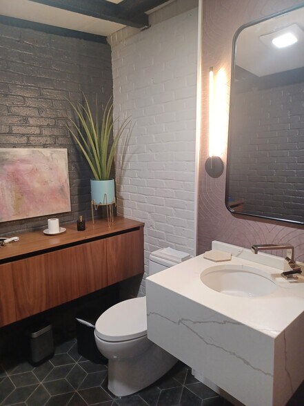 More Photos Of 432 N Anthony St, New Orleans General Retail For Lease