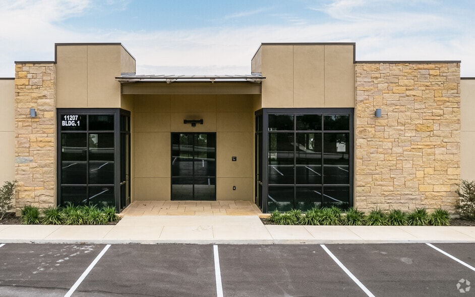 More Photos Of 11207 Wild Pine, San Antonio Office For Sale