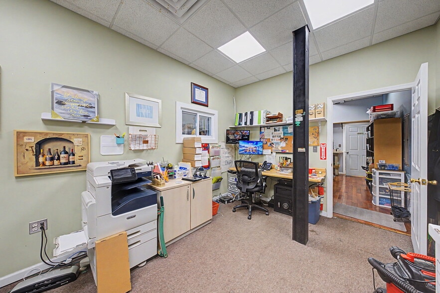 More Photos Of 185 D, New Milford Storefront Retail Office For Lease