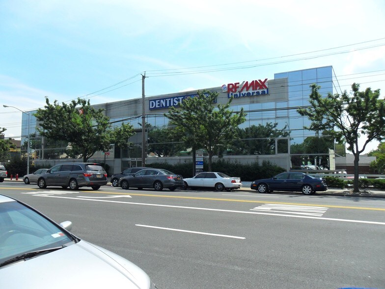 More Photos Of 21810-218-14 Northern Blvd, Bayside Medical For Lease