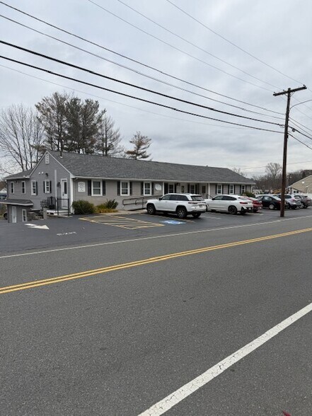 More Photos Of 154 Pleasant St, North Andover Office For Lease