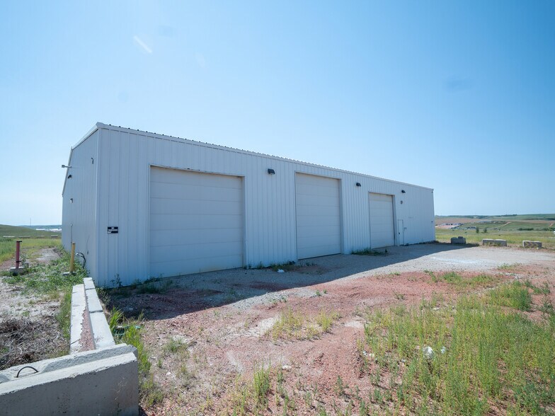More Photos Of 12509 20th H St, Watford City Industrial For Sale