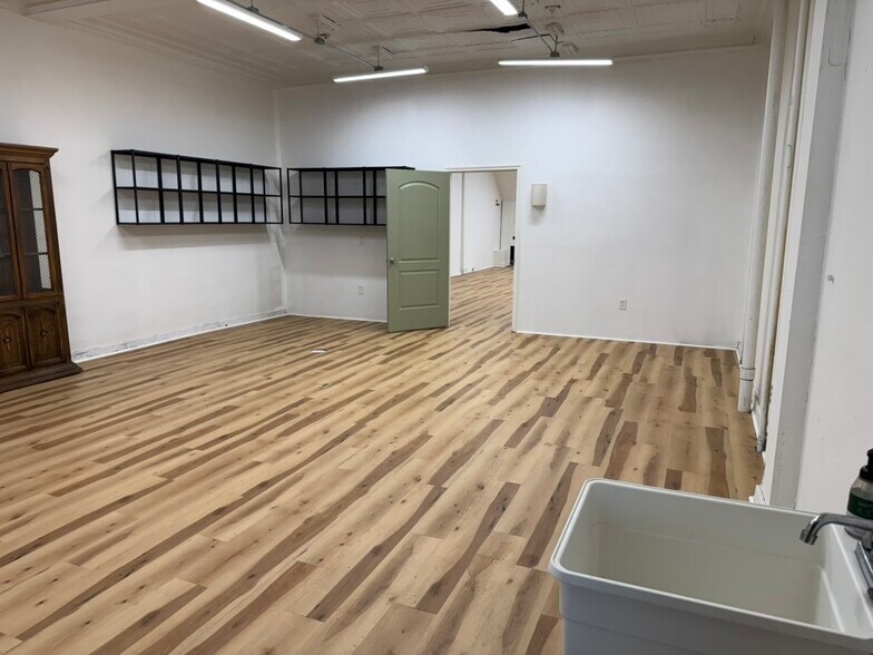 More Photos Of 435 Cavitt Ave, Trafford Storefront Retail Residential For Lease