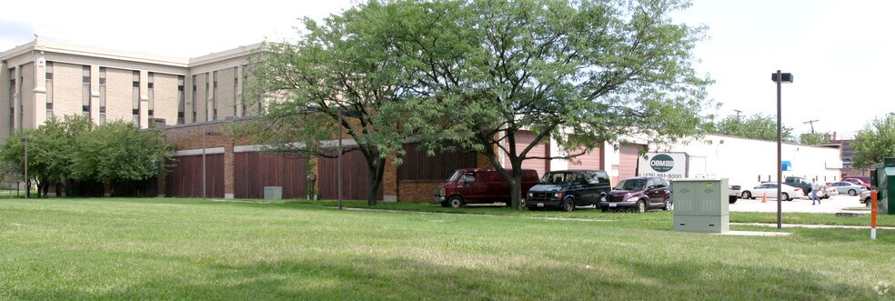 More Photos Of 1915-1917 N 12th St, Toledo Industrial For Sale