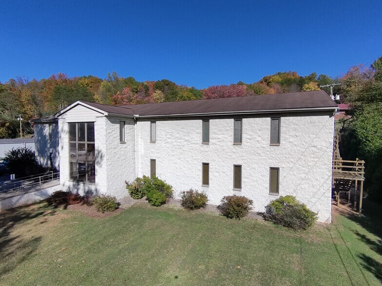 More Photos Of 5012 W Washington St, Charleston Office For Lease