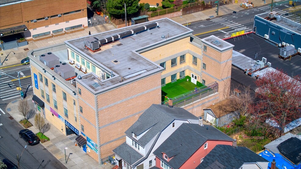 More Photos Of 7543 Parsons Blvd, Flushing Storefront Retail Office For Sale