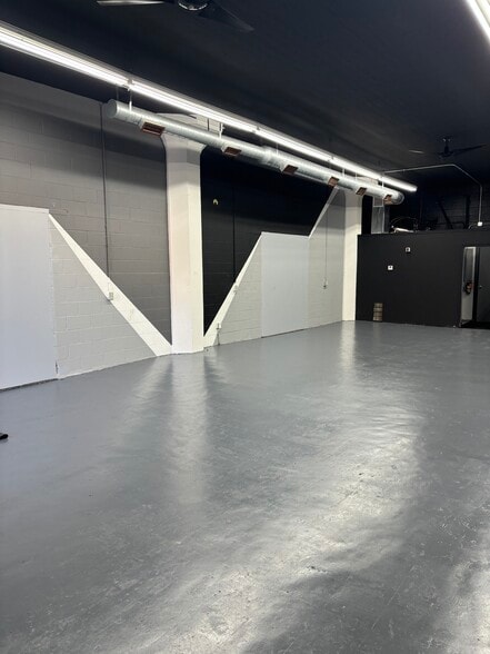 More Photos Of 318 Cherry Ave NE, Canton Warehouse For Sale