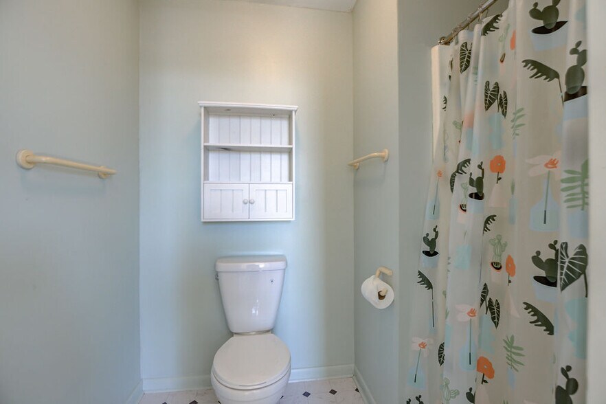 More Photos Of 100 W High St, Oxford Storefront Retail Residential For Sale