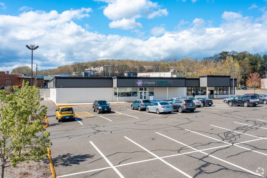 More Photos Of 829-855 Lakewood Rd, Waterbury Unknown For Lease