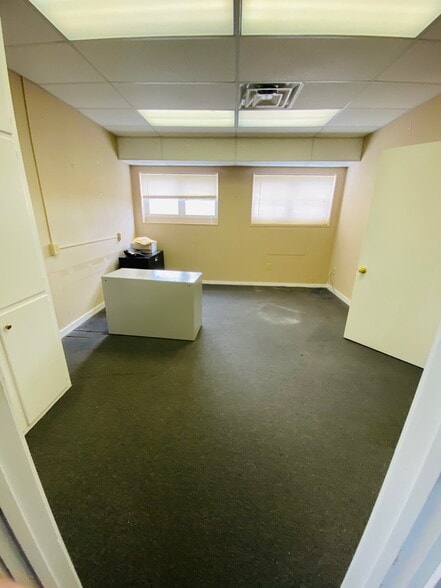 More Photos Of 315-329 E 2nd St, Boyertown Flex For Sale