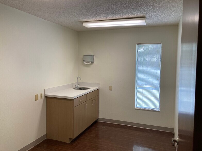 More Photos Of 500-510 Pasadena Ave S, St, Saint Petersburg Medical For Lease