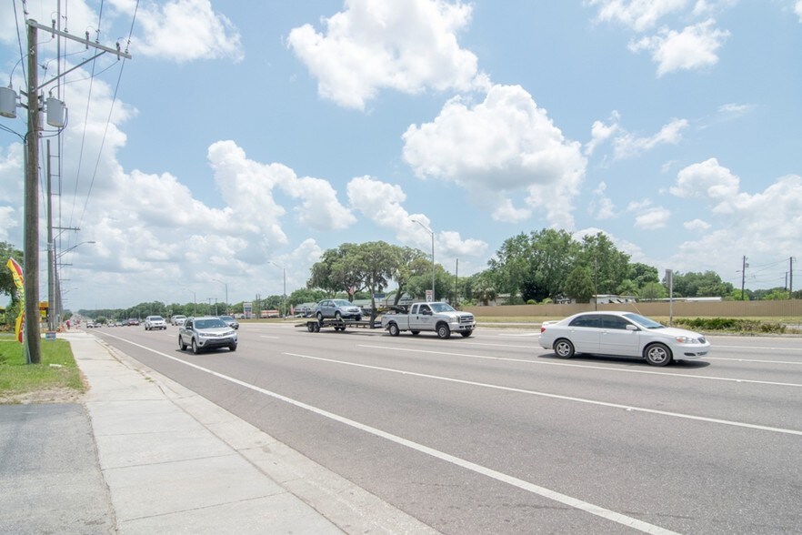 More Photos Of 131 N Mount Carmel Rd, Valrico Unknown For Lease