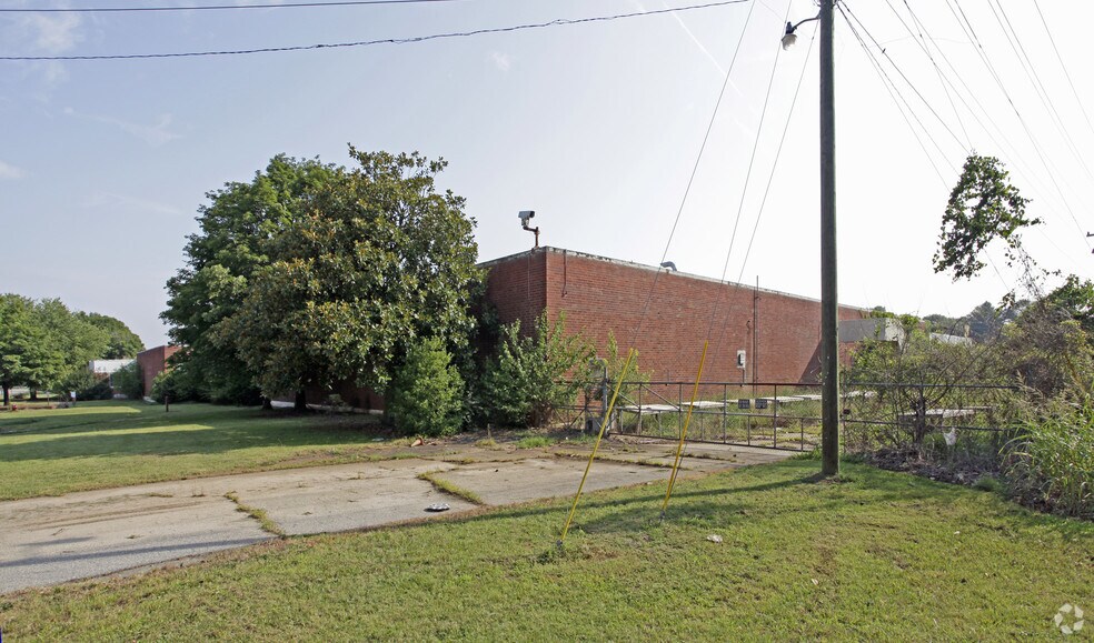 More Photos Of 2115 S McDuffie St, Anderson Manufacturing For Sale