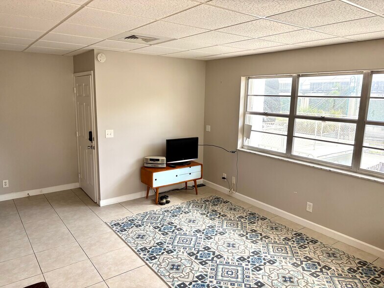 More Photos Of 218 S F St, Lake Worth Beach Warehouse For Sale