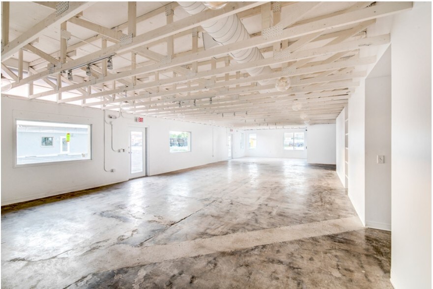 More Photos Of 1711 E Cesar Chavez St, Austin Office For Lease