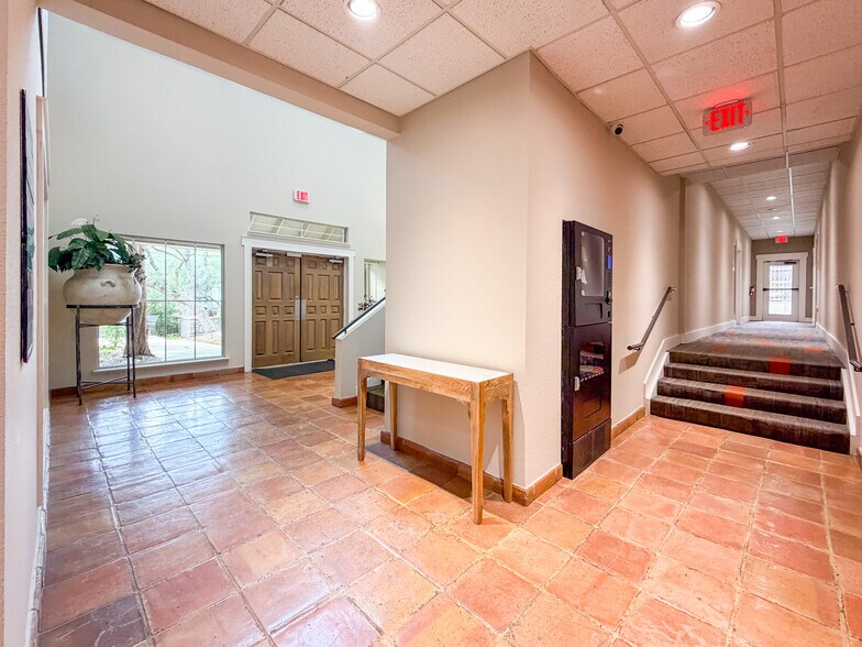 More Photos Of 13526 George Rd, San Antonio Office For Lease