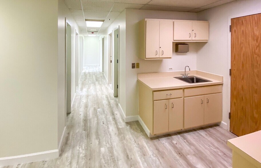 More Photos Of 1830 Town Center Dr, Reston Medical For Sale