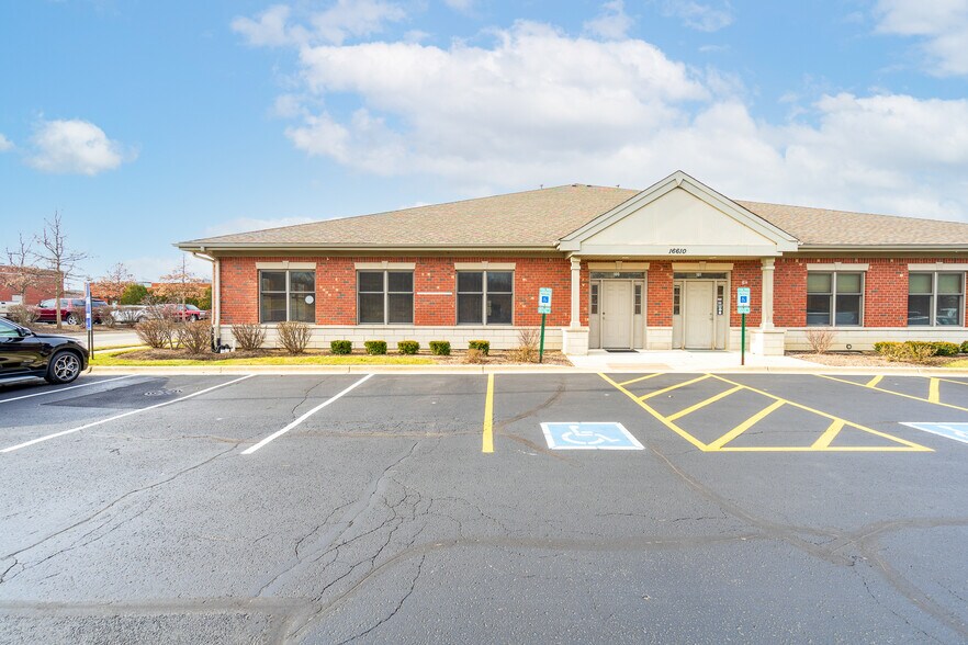 More Photos Of 16610 W 159th St, Lockport Medical For Sale