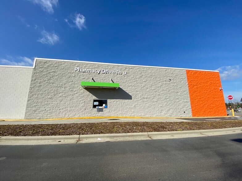 More Photos Of 2503 W 5th St, Lumberton Service Station For Sale