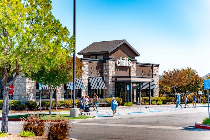 More Photos Of 40930-41090 California Oaks Rd, Murrieta Unknown For Lease