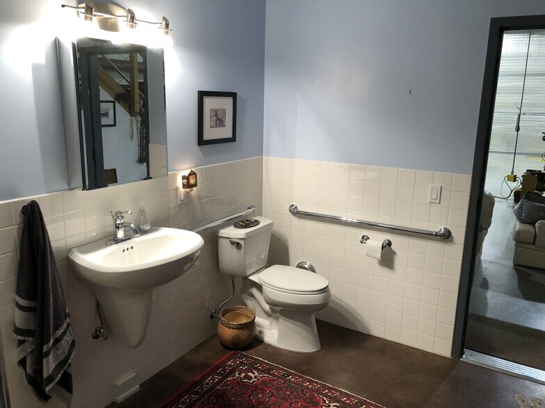More Photos Of 3212 Mt Pinos Way, Frazier Park Light Manufacturing For Sale