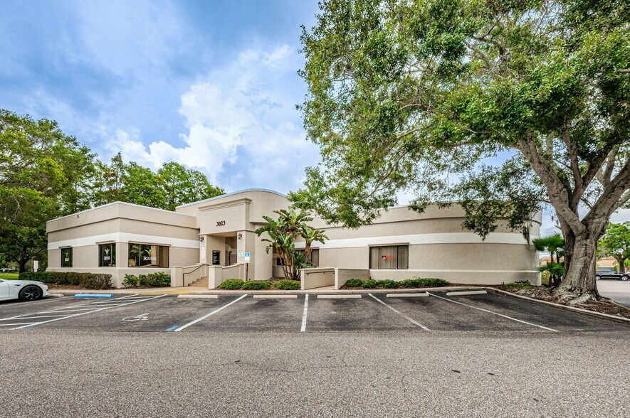 More Photos Of 3023 Eastland Blvd, Clearwater Office For Sale