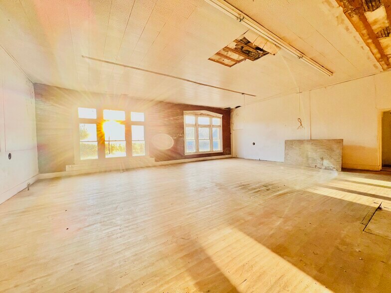 More Photos Of 2070-2074 Seneca St, Buffalo Storefront Retail Office For Lease