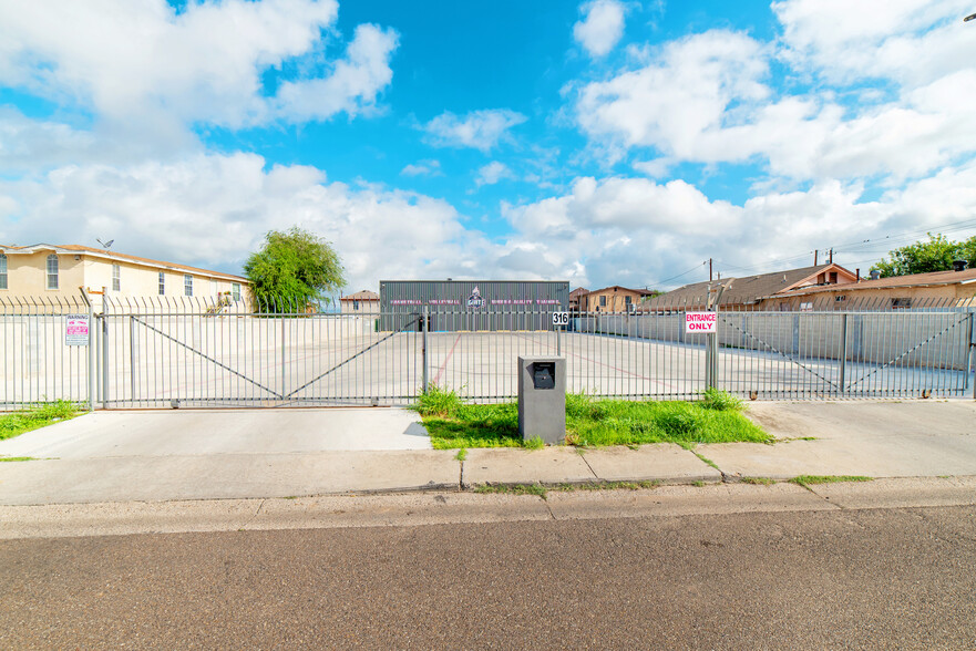 Primary Photo Of 317 E Eistetter St, Laredo Sports And Entertainment For Sale