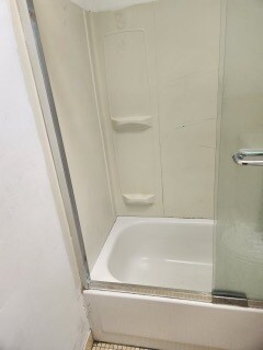 More Photos Of 100-102 W Gale St, Philadelphia Flex For Lease