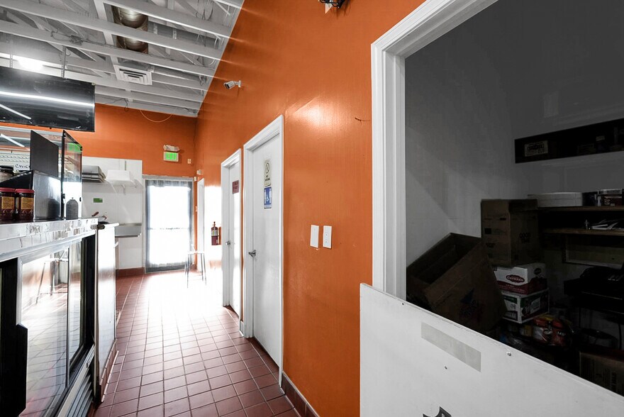 More Photos Of 6982 N Winton Way, Winton Restaurant For Sale