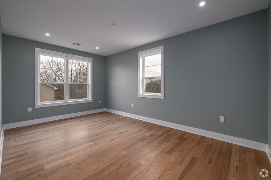 More Photos Of 106-108 Montgomery St, Bloomfield Apartments For Sale