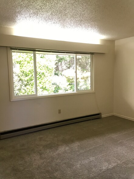 More Photos Of 5730 SE Center St, Portland Multifamily For Sale