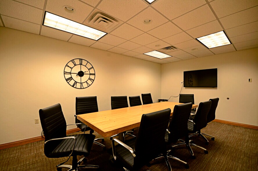 More Photos Of 5485 W Grande Market Dr, Appleton Office For Lease