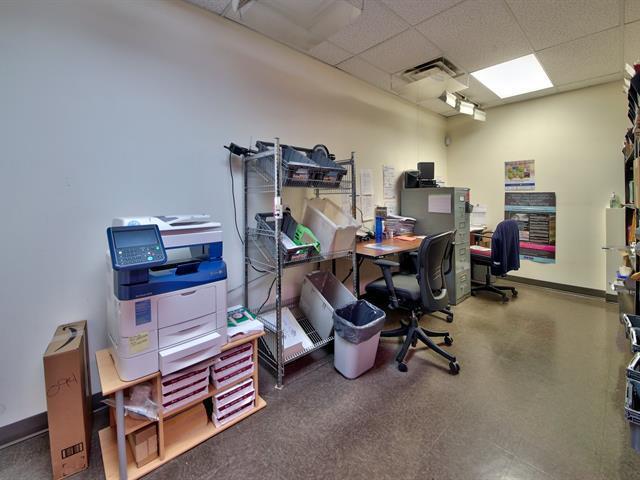 More Photos Of 461 Boul Saint-Joseph, Sainte-julie Office For Sale