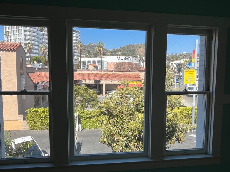 More Photos Of 1645 N La Brea Ave, Los Angeles Storefront Retail Office For Lease