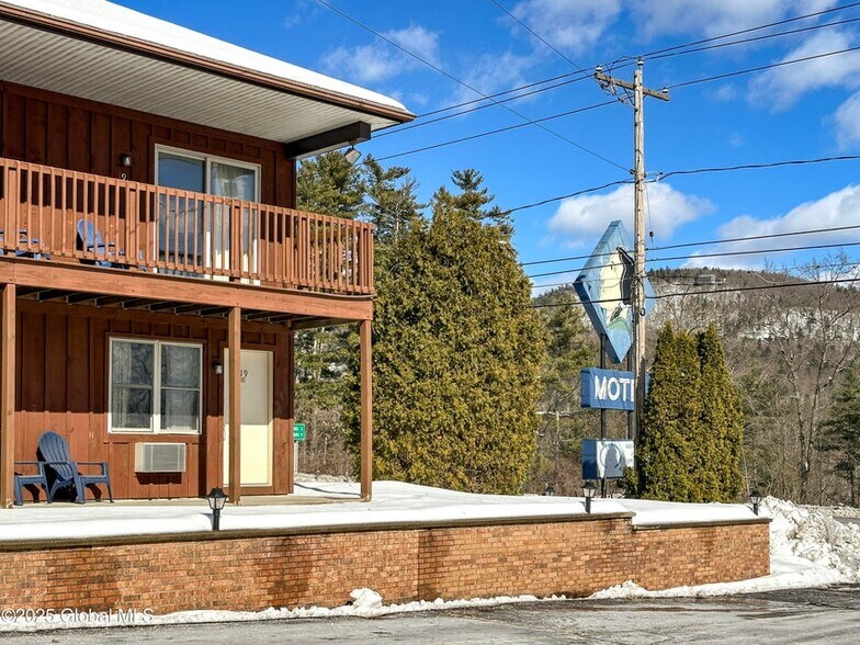 More Photos Of 1545 Us-9, Lake George Hospitality For Sale