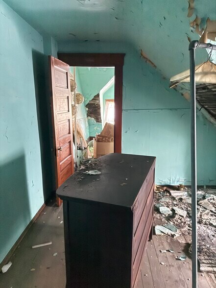 More Photos Of 1817 Penrose Ave, East Cleveland Specialty For Sale