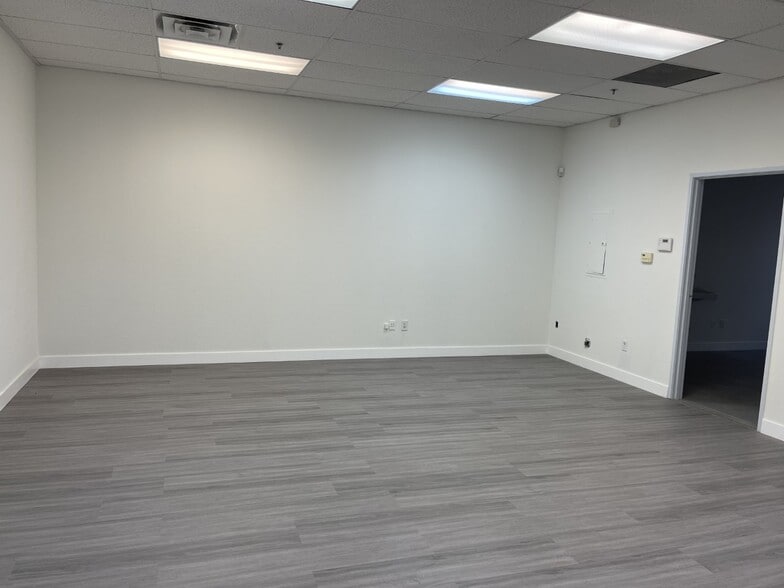 More Photos Of 3435 W Craig Rd, North Las Vegas Office Residential For Lease