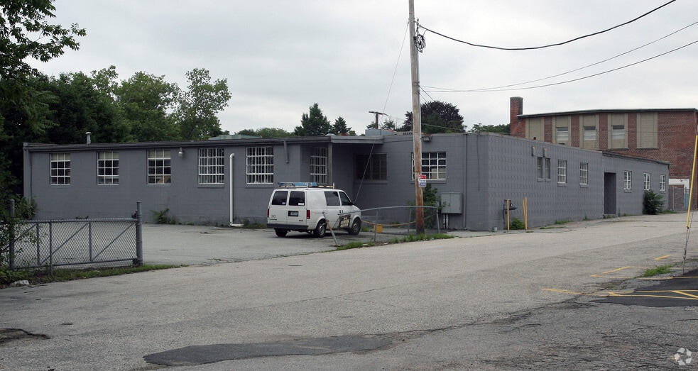 More Photos Of 2 Warren Ave, North Providence Manufacturing For Sale