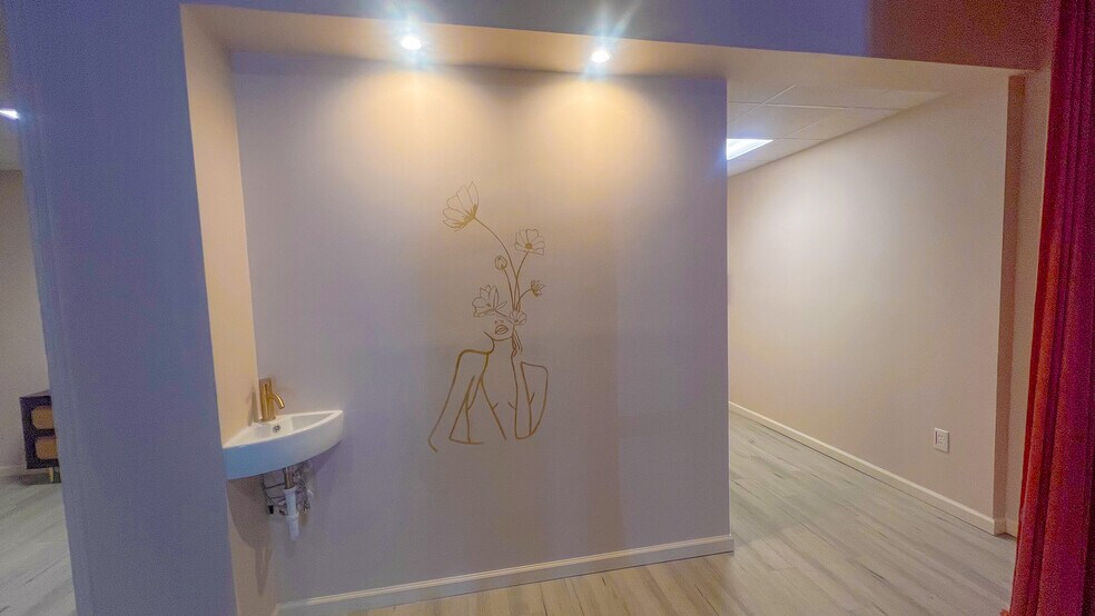 More Photos Of 27 N Maple Ave, Marlton Unknown For Lease